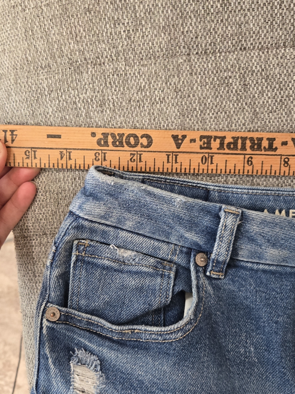 American Eagle Outfitters Curvy Mom Jeans Ripped Dark Blue - Picture 5 of 6